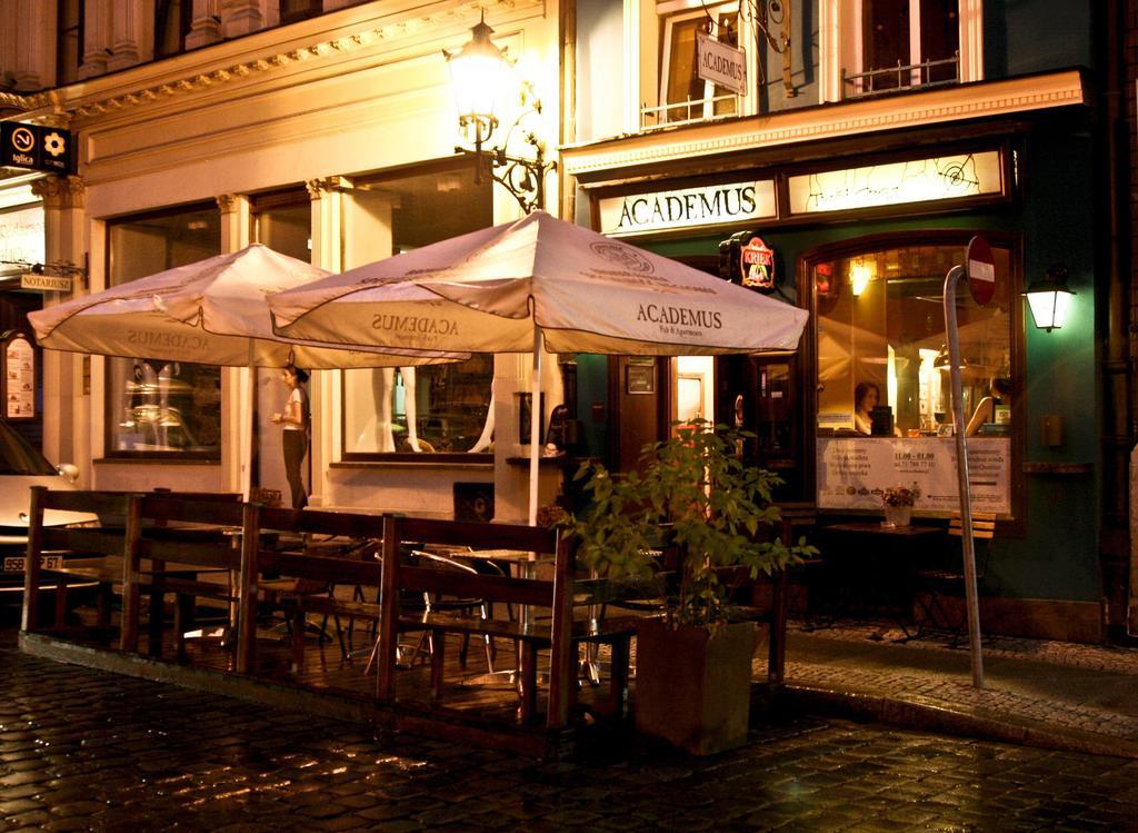 Academus Pub & Guest House Wrocław Kültér fotó