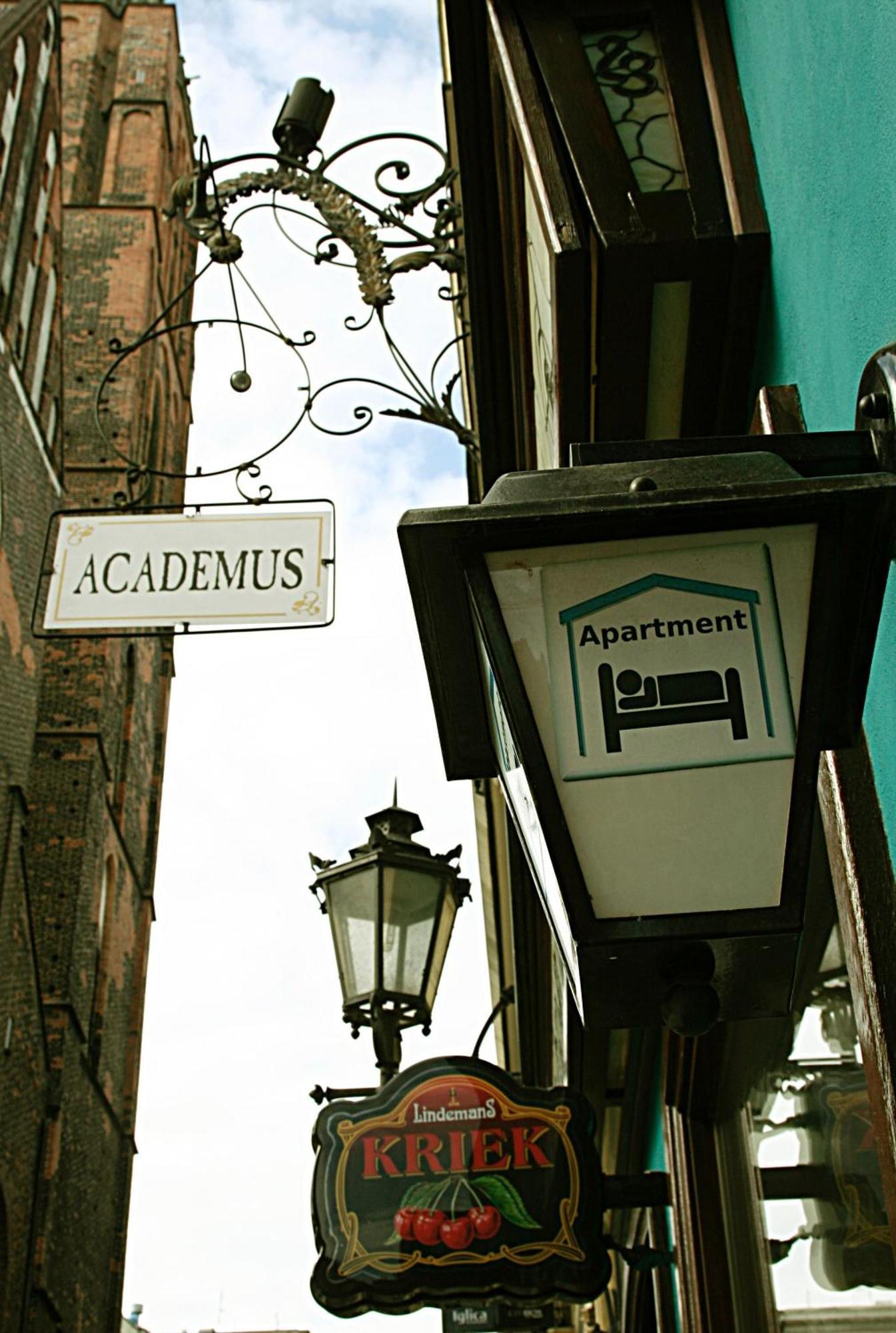 Academus Pub & Guest House Wrocław Kültér fotó