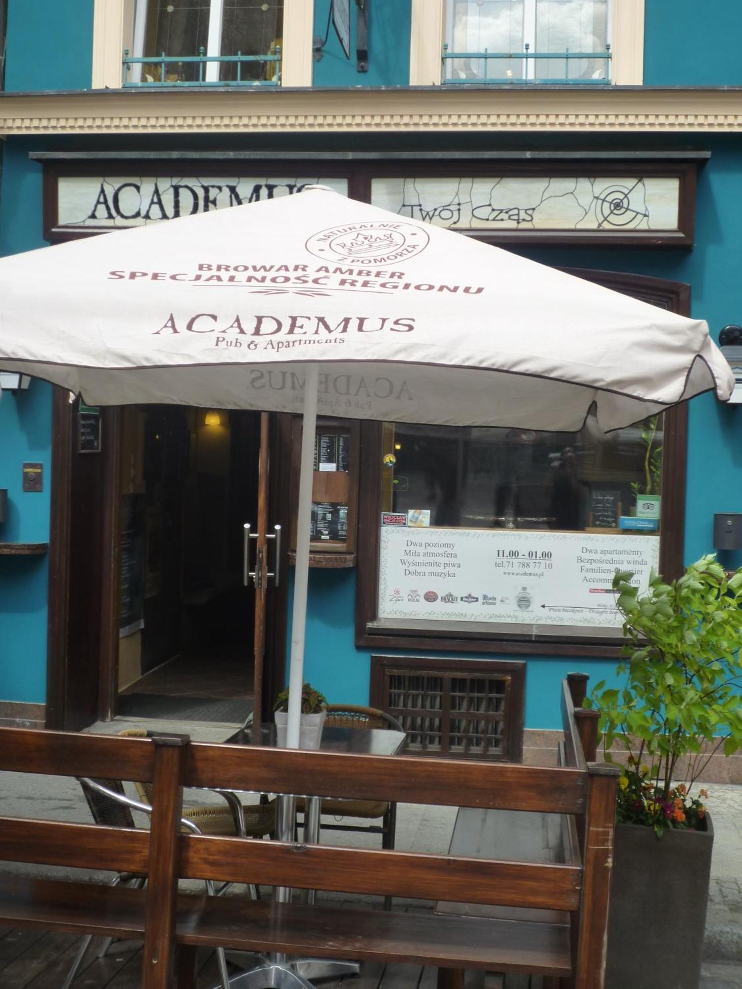 Academus Pub & Guest House Wrocław Kültér fotó
