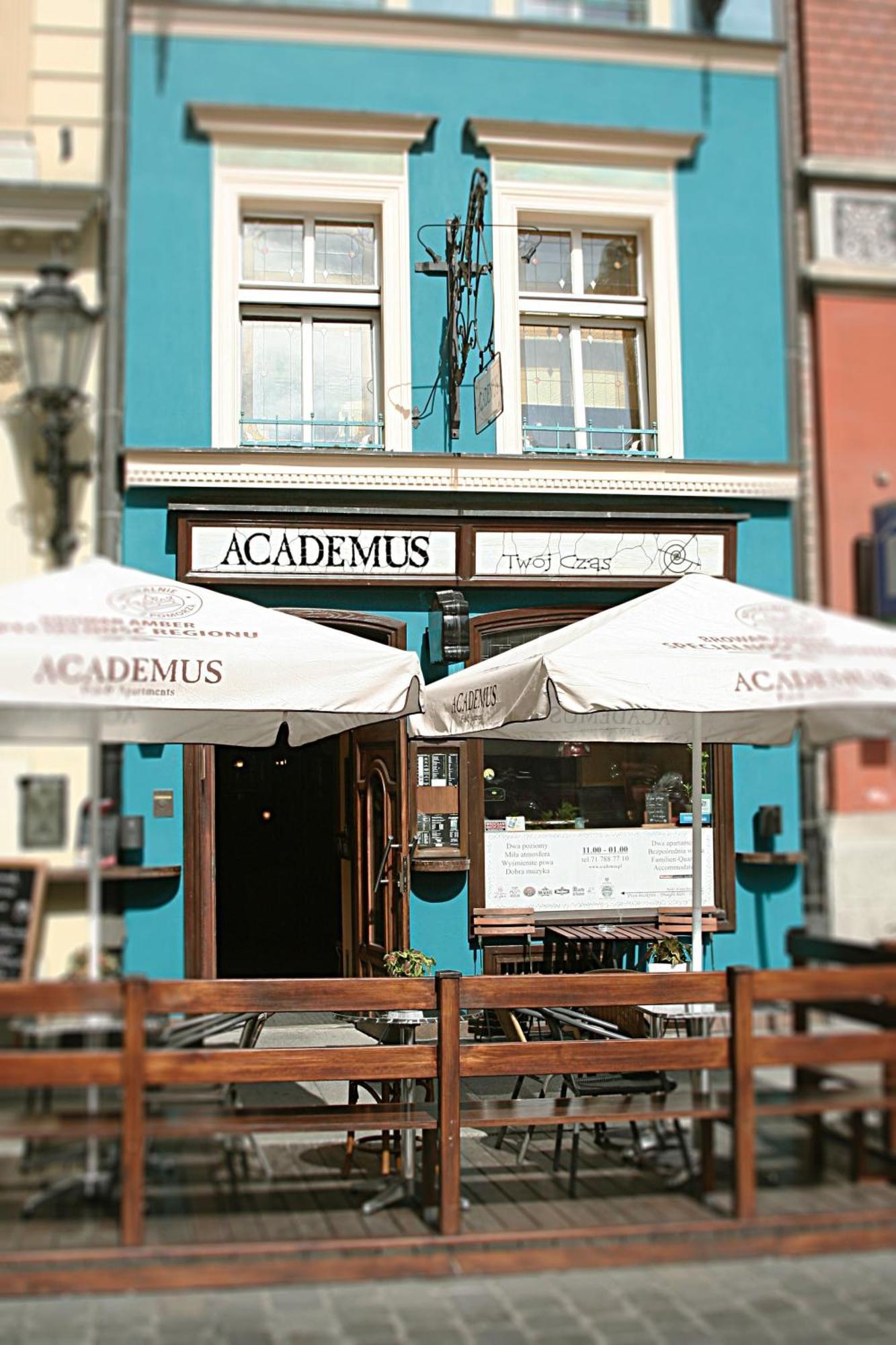 Academus Pub & Guest House Wrocław Kültér fotó