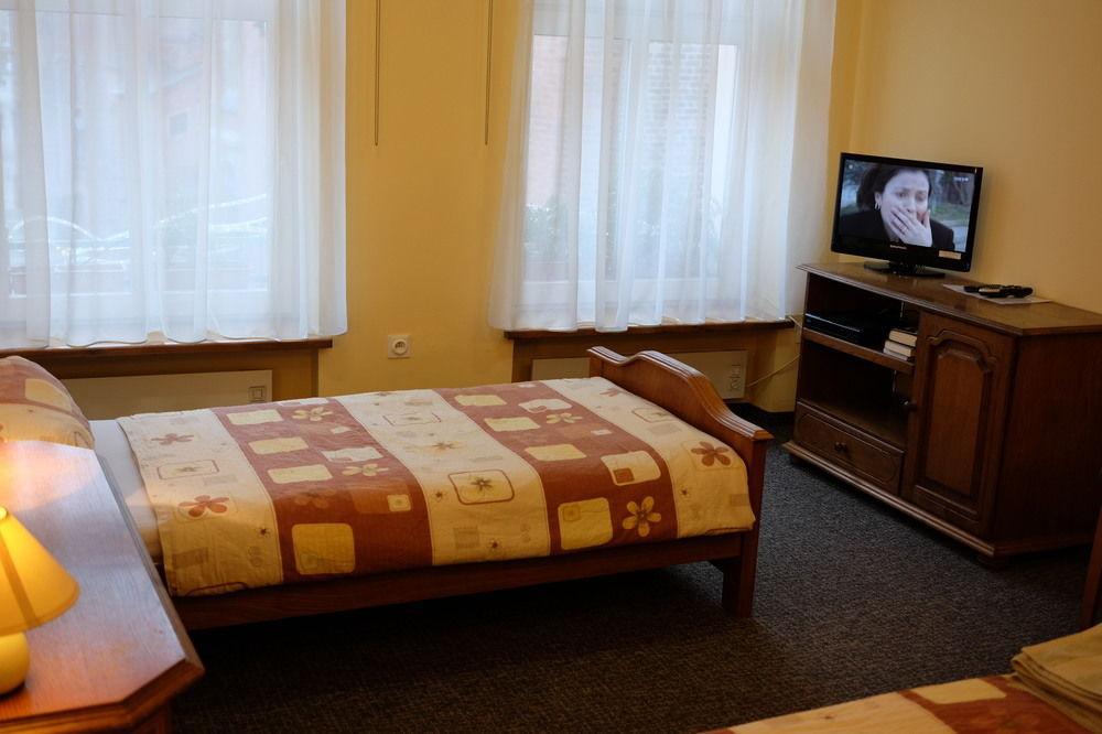 Academus Pub & Guest House Wrocław Kültér fotó