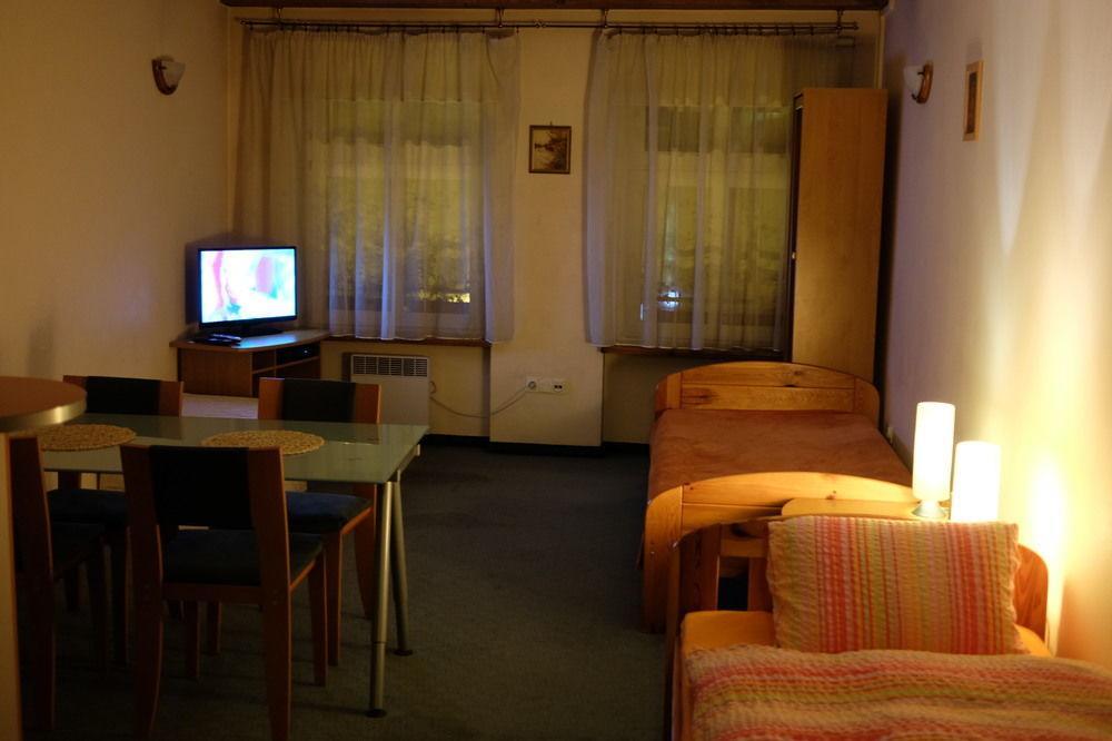 Academus Pub & Guest House Wrocław Kültér fotó