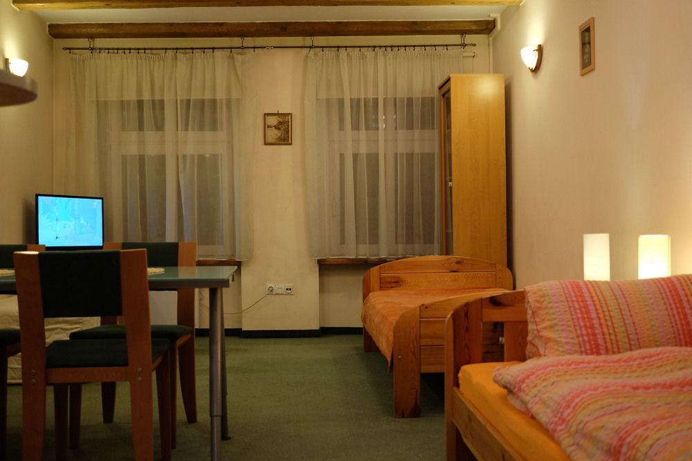Academus Pub & Guest House Wrocław Kültér fotó