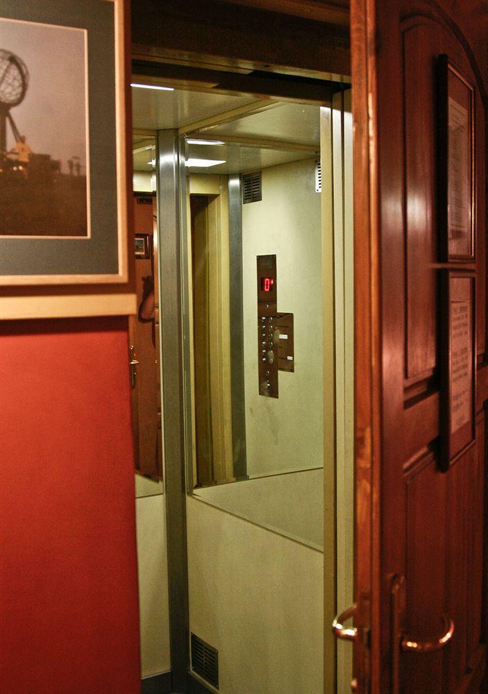 Academus Pub & Guest House Wrocław Kültér fotó