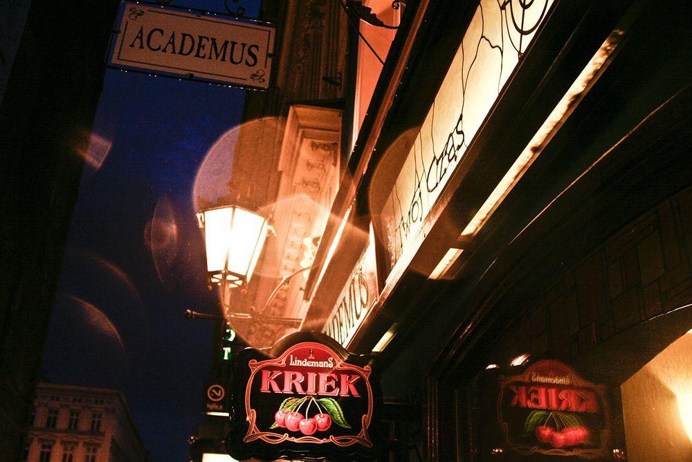 Academus Pub & Guest House Wrocław Kültér fotó